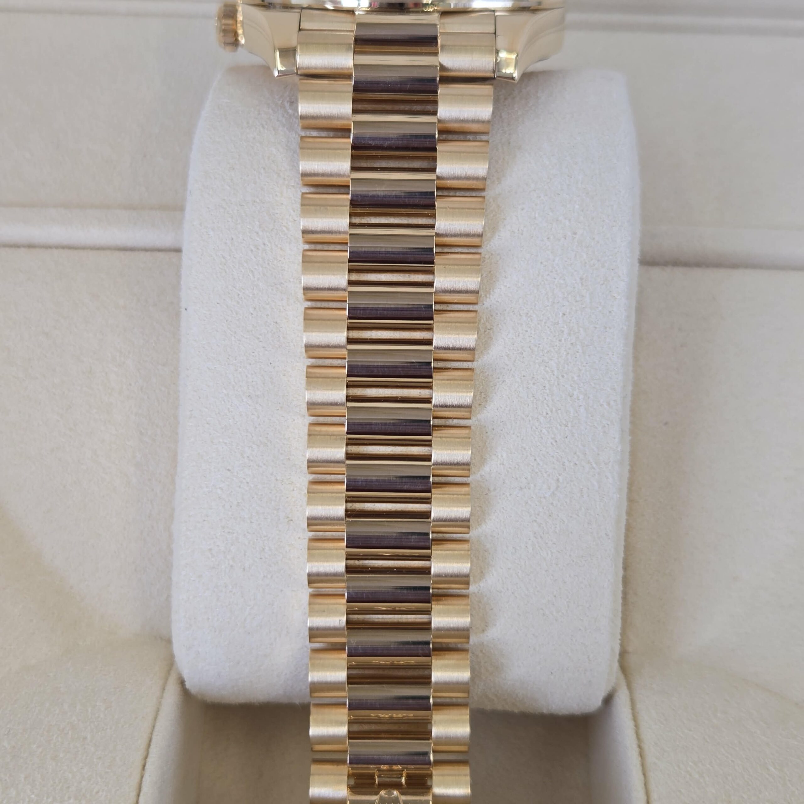 Messenger_creation_42CD1DCF-23A4-46EE-BB88-3F7868718B7B