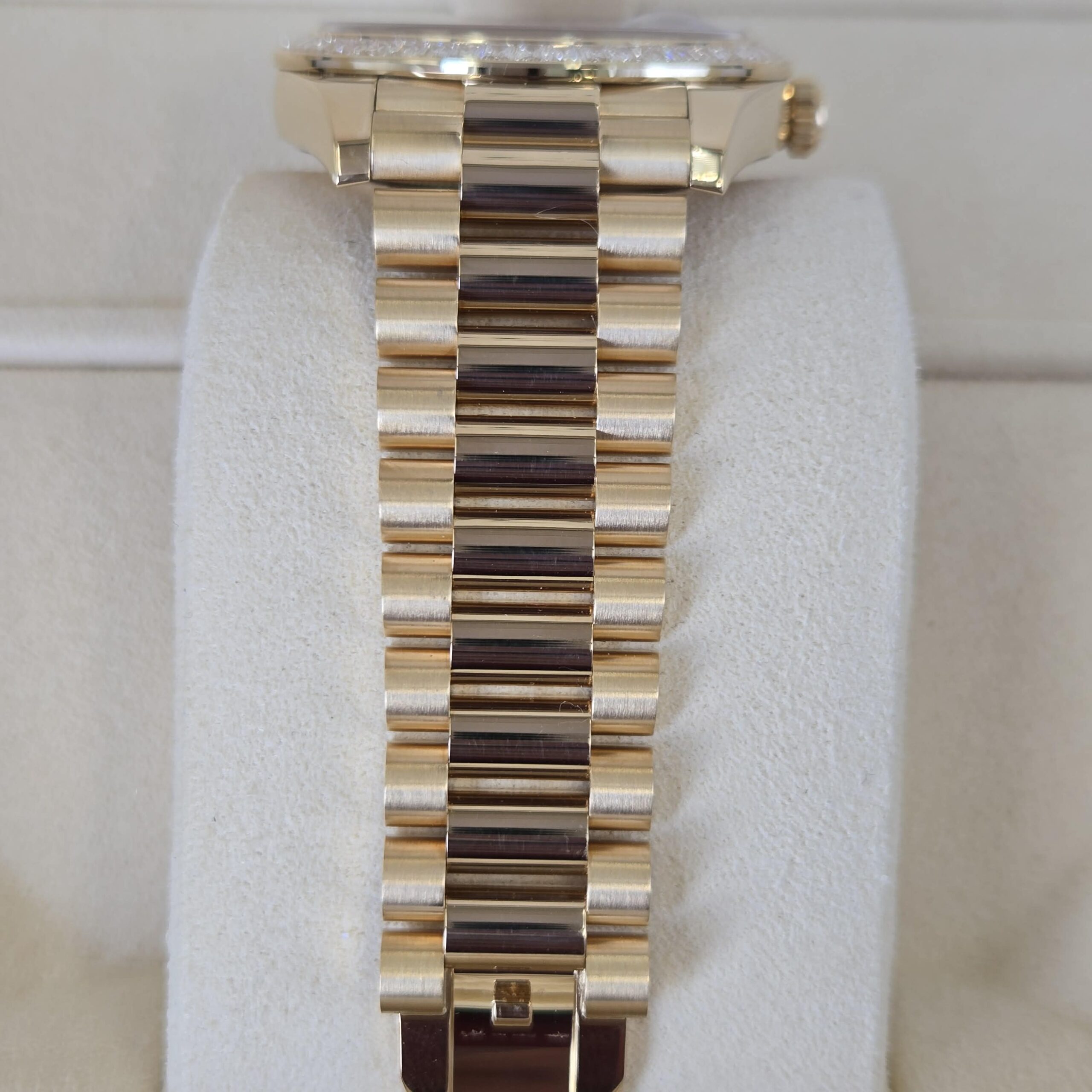 Messenger_creation_9C2785E3-7213-49EF-A1E0-7BF8FF0BA1D0