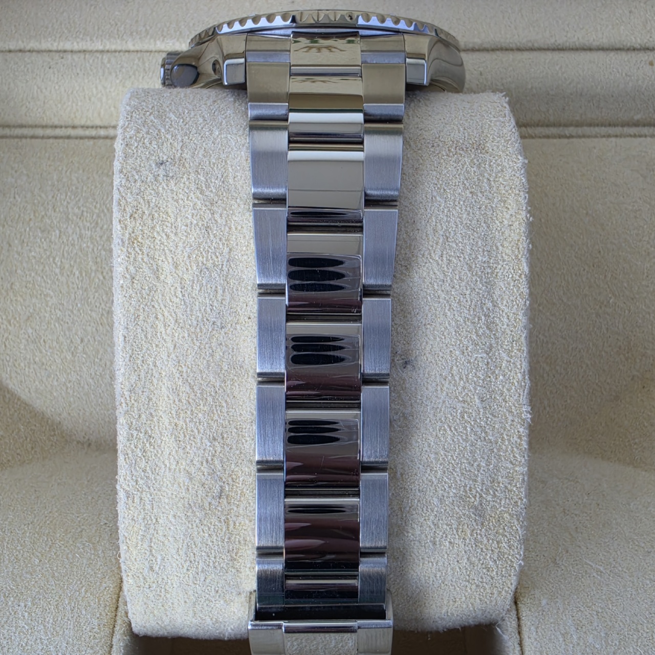 94023